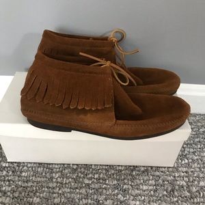 Minnetonka fringe moccasin